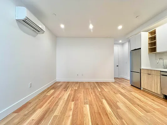 Rented by ERNY LLC | media 3