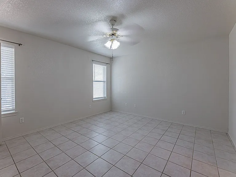 4409 Bowles Dr — Photo 25