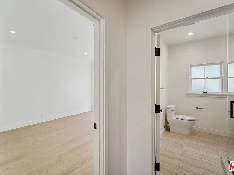 9122 W 3rd St — Photo 22