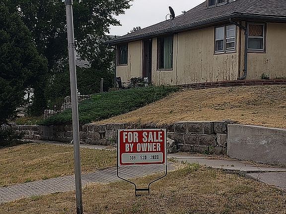 3rd image of 219 6th Ave W