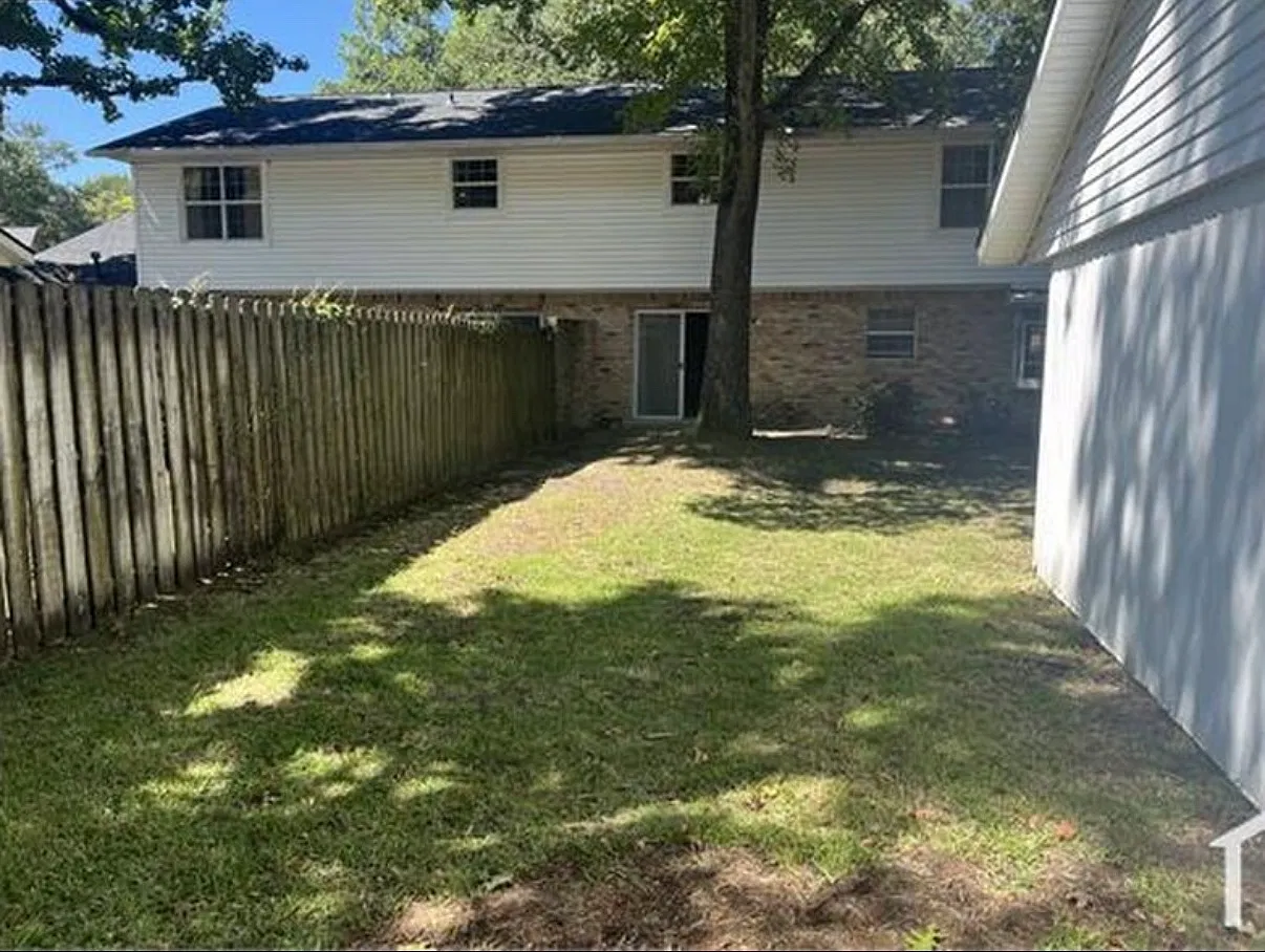 5816 Foxcroft Rd — Photo 3
