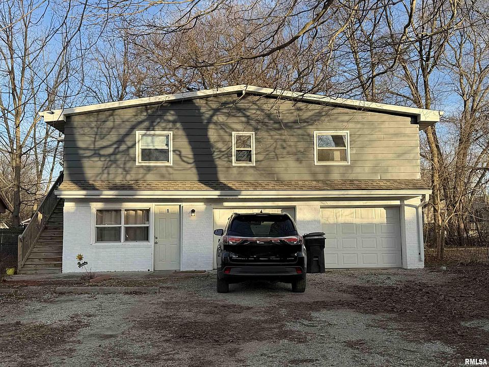 2nd image of 208 Cherry Ln