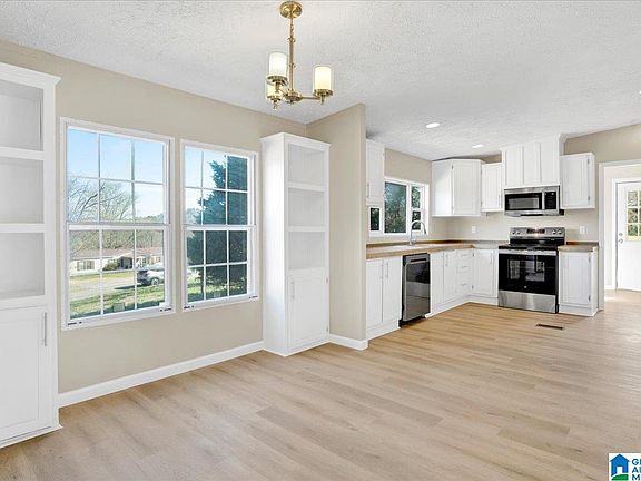 3rd image of 837 Roulain Rd