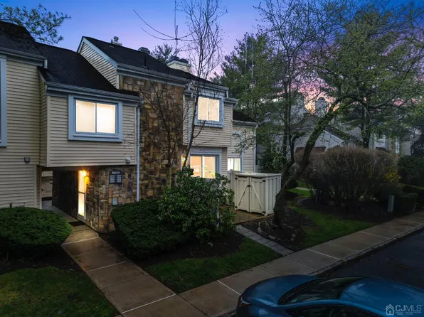 1040 Schmidt Ln, North Brunswick, NJ 08902