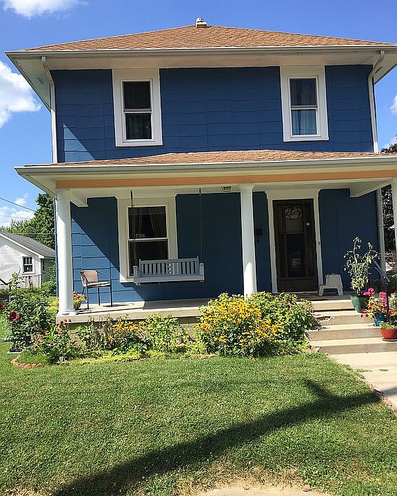 1st image of 452 E Green St
