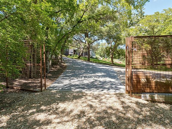 5th image of 2212 River Hills Rd