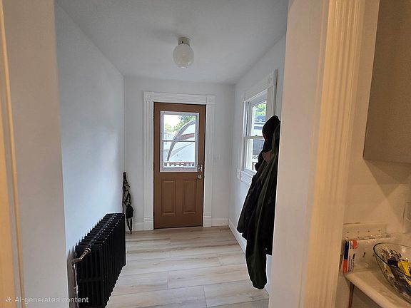 5th image of 653 Center St