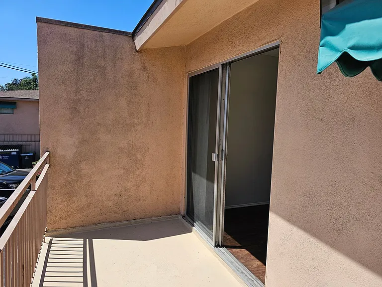 1414 W McFadden Ave — Photo 6