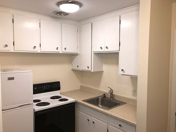 3rd image of 423 11th Ave E APT 10
