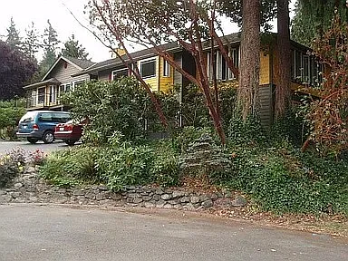 1515 Lidstrom Pl E photo 1