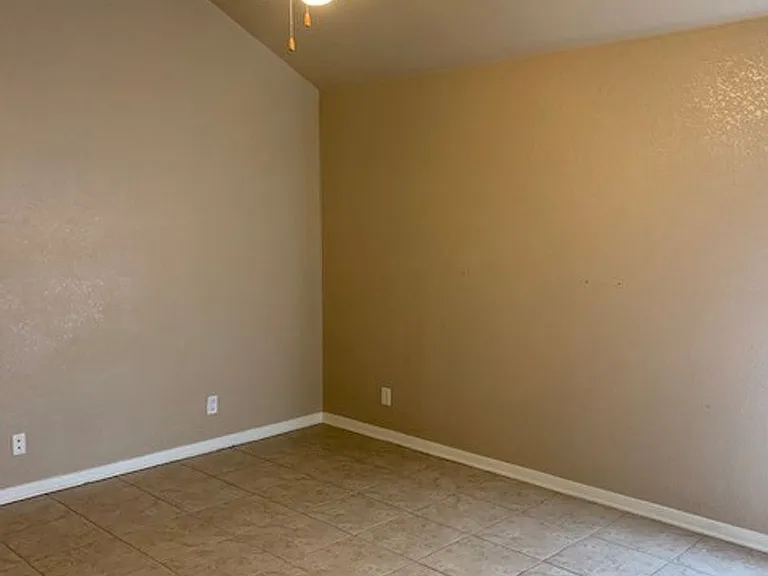 4904B Heather Ln — Photo 8