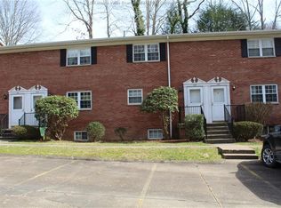 725 Castlegate Rd, South Charleston, WV 25303