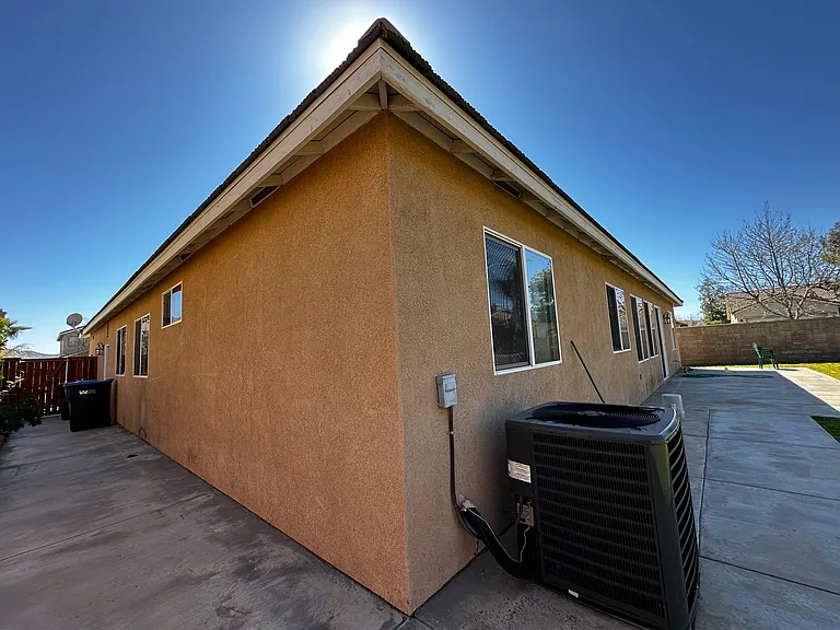 Emerald Ave — Photo 46