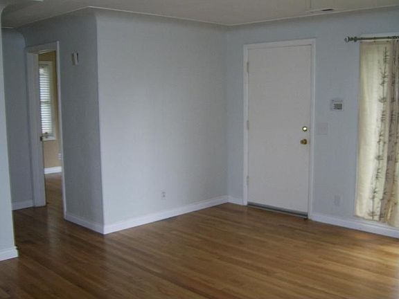 4th image of 4443 19th Ave SE