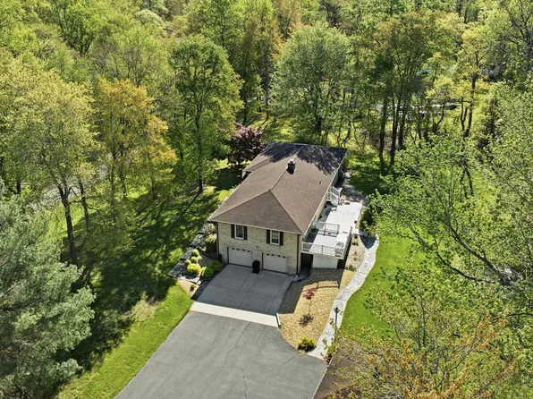 4465 Camelot Dr, Pomfret, MD 20675