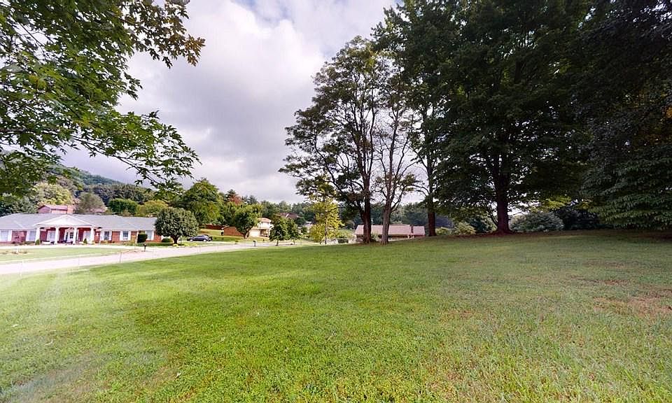 2nd image of 2008 Crockett Ridge Rd