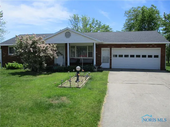 1726 Ayersville Ave, Defiance, OH 43512