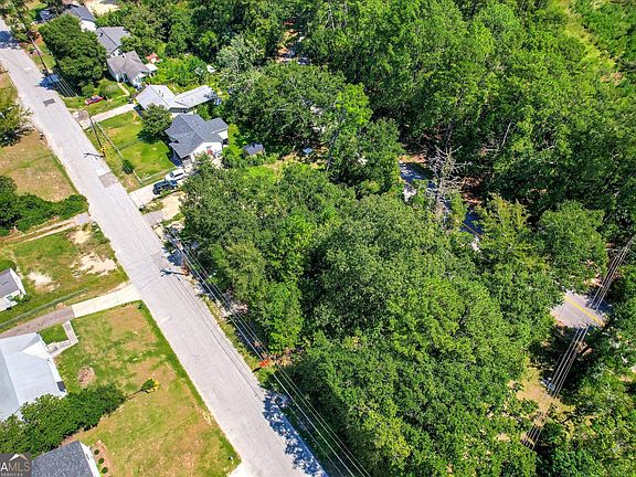2nd image of 2916 Shelby Dr
