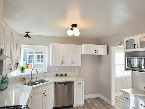 5th image of 4752 Eastbrook Ave