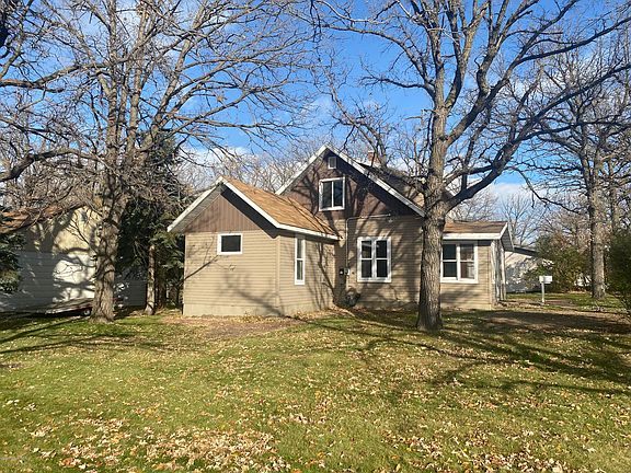 2nd image of 514 Willow St E