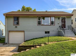 5709 Manderson St, Omaha, NE 68104