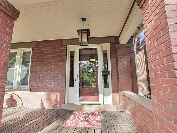 5th image of 717 Wilson Ave