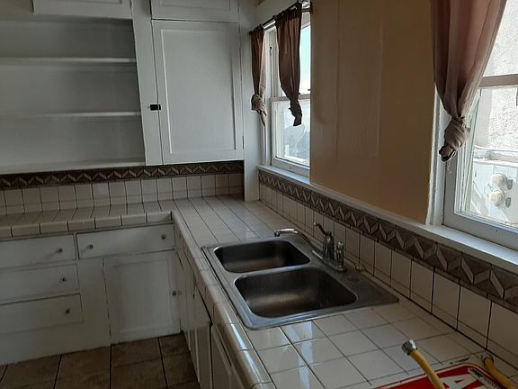 2nd image of 4110 W Adams Blvd