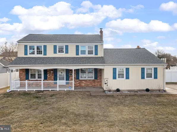 37 Bunker Hill Rd, New Castle, DE 19720