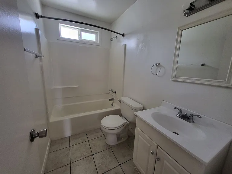 1702 Park Ave #4 — Photo 9