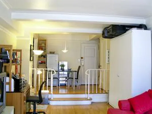 Sold by Aclawrence | media 19