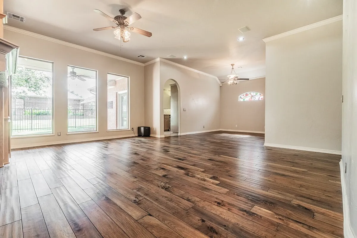 3 bed, 2.0 bath, 2247 sqft, $2,395 — Photo 3