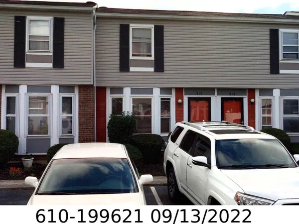 912 Worthington Woods Blvd #10, Columbus, OH 43085