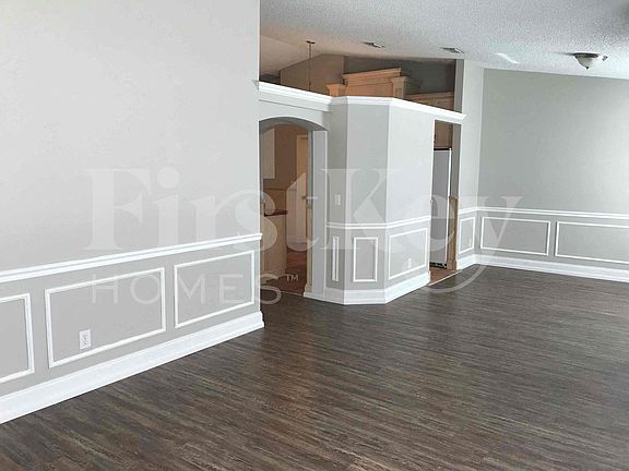 4th image of 1609 Whiting St SE