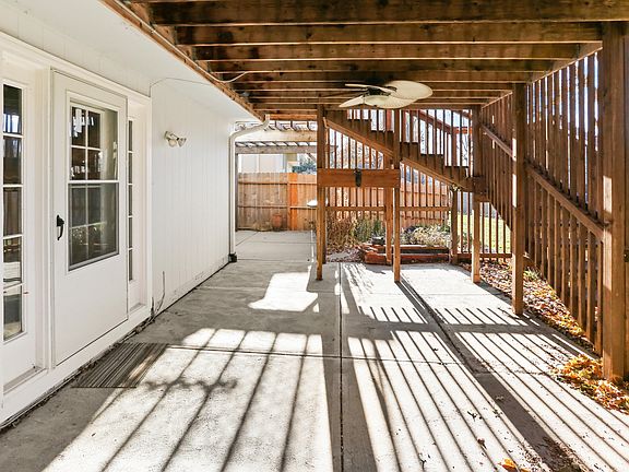 4th image of 14729 Harvey Oaks Ave