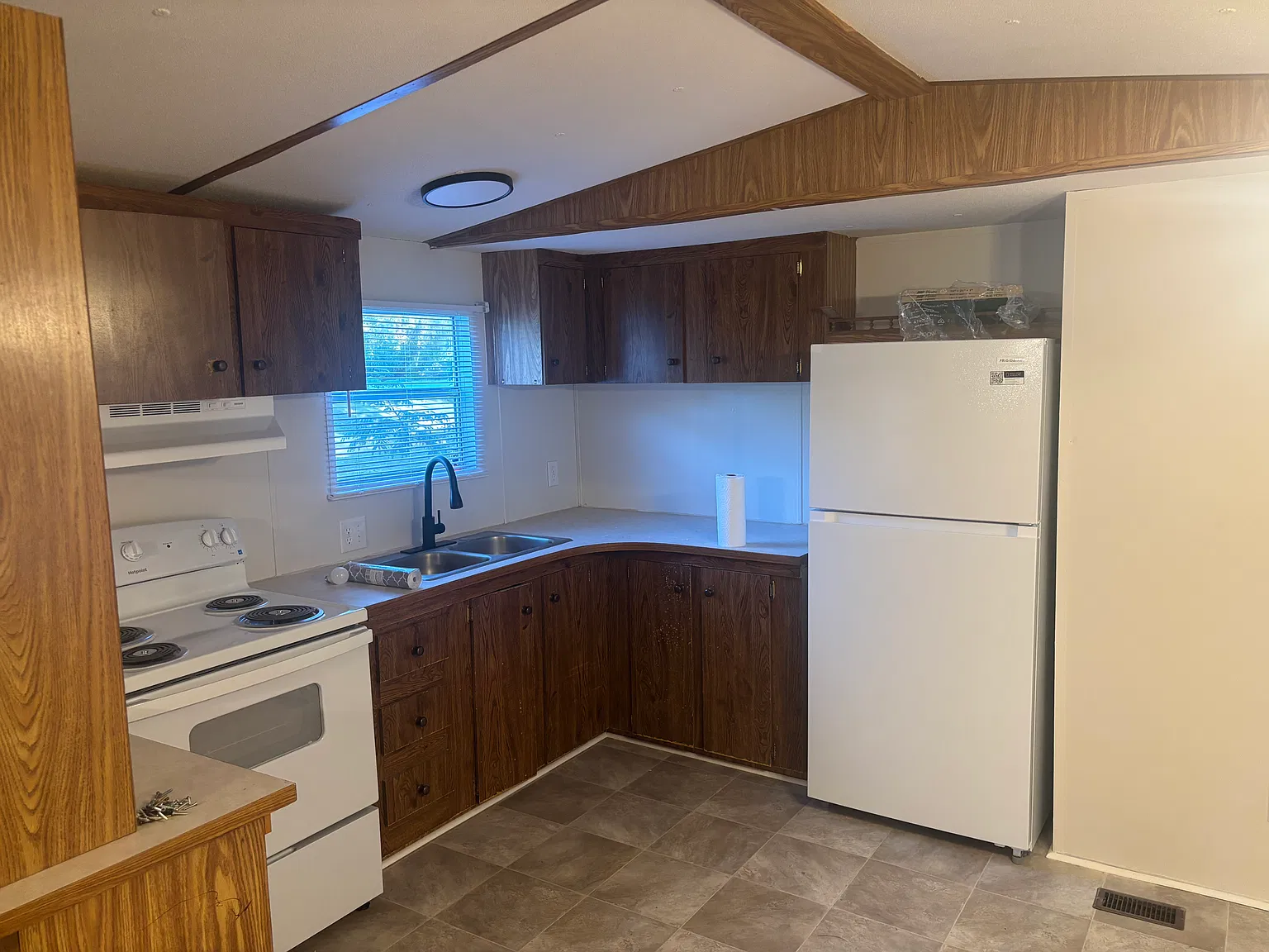 2 bed, 980 sqft, $1,200 — Photo 3