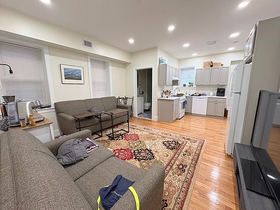 2nd image of 2028 Massachusetts Ave APT 2