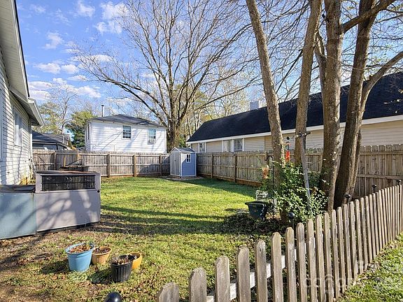 5th image of 330 Charlotte Ave