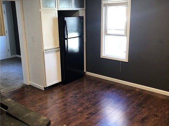 2nd image of 1447 Winchester Ave