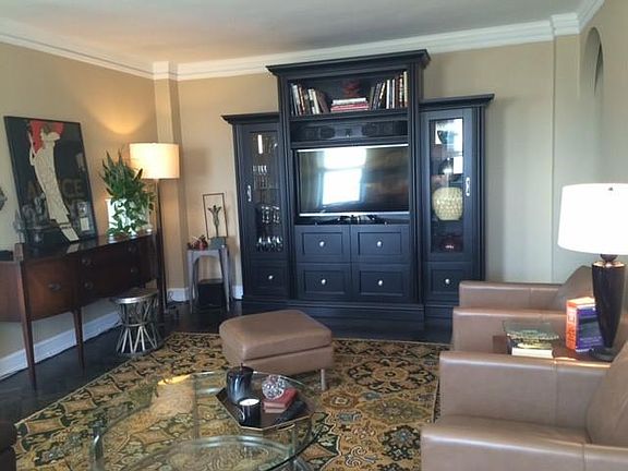 2nd image of 2052 N Lincoln Park W APT 1512