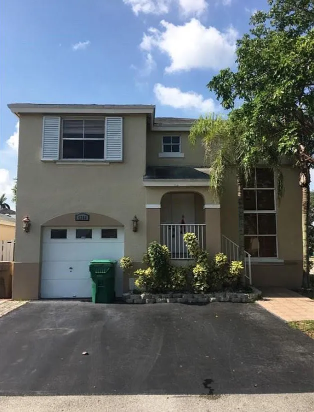 3 bed, 2.0 bath, 1344 sqft, $3,150 — Photo 1