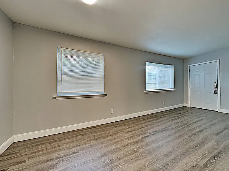 4832 Locke Ave #2 — Photo 5