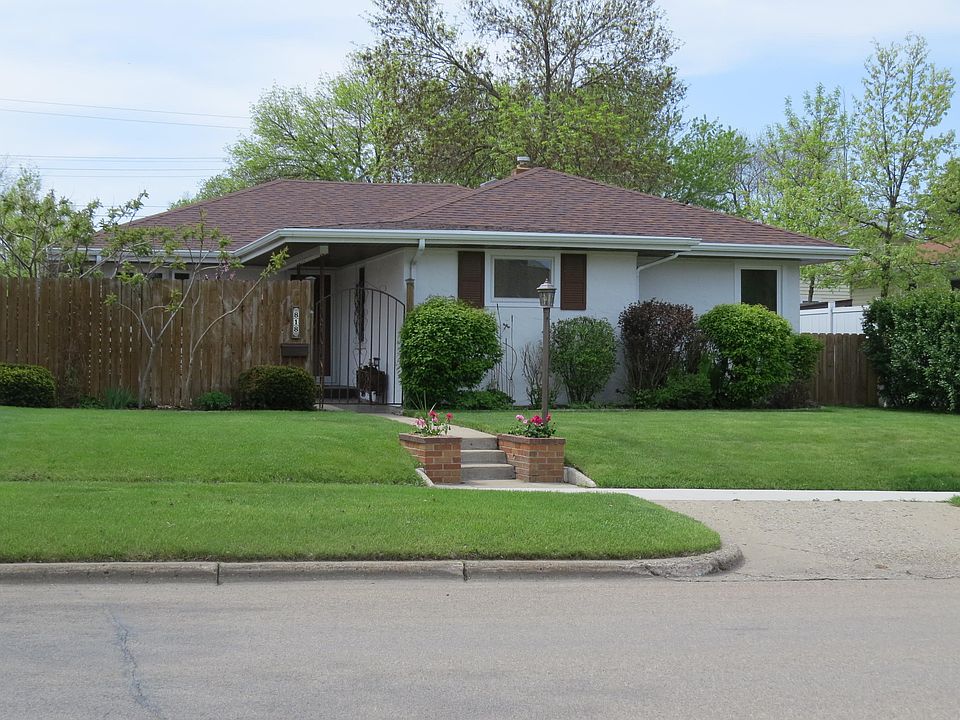1st image of 818 7th Ave SE