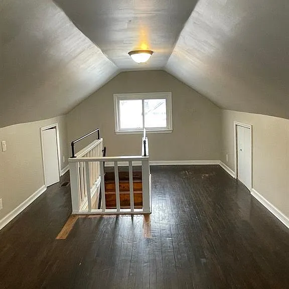 7256 Prospect Ave — Photo 20
