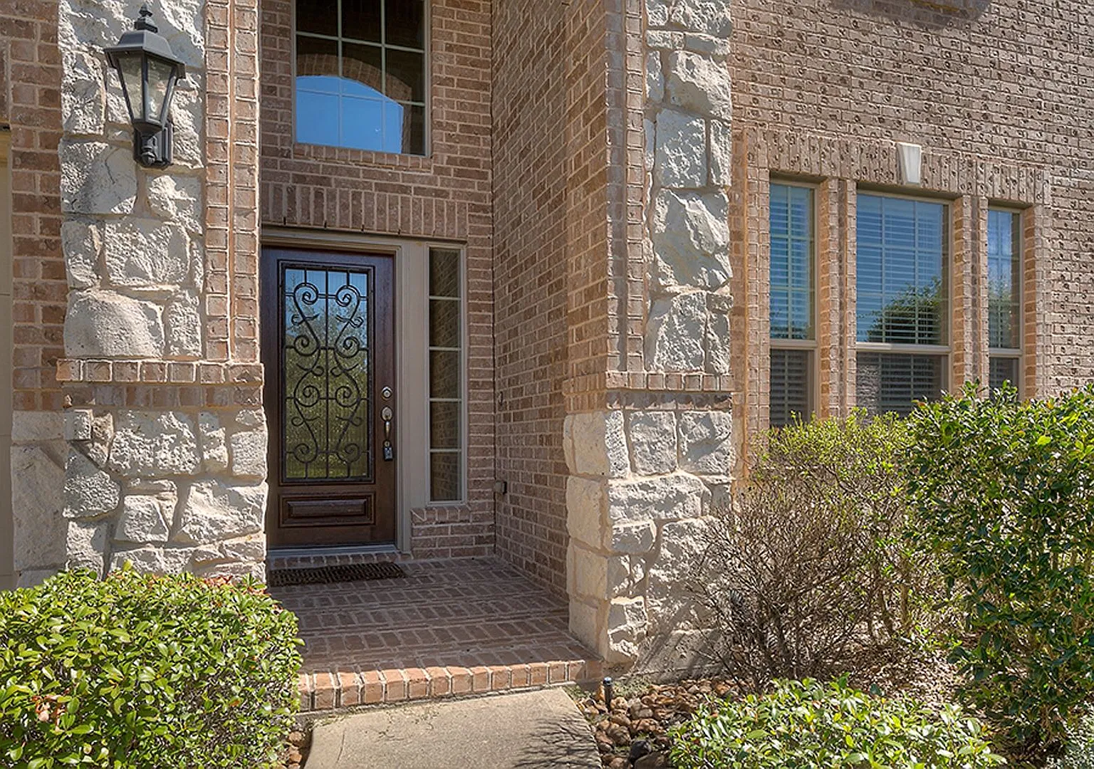 Sterling Ridge Stunner — Photo 1