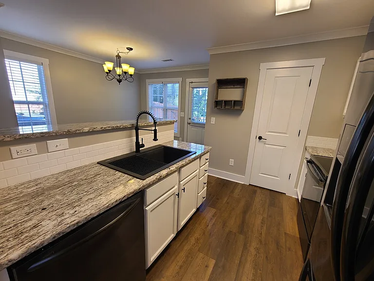 13 Judy St — Photo 11