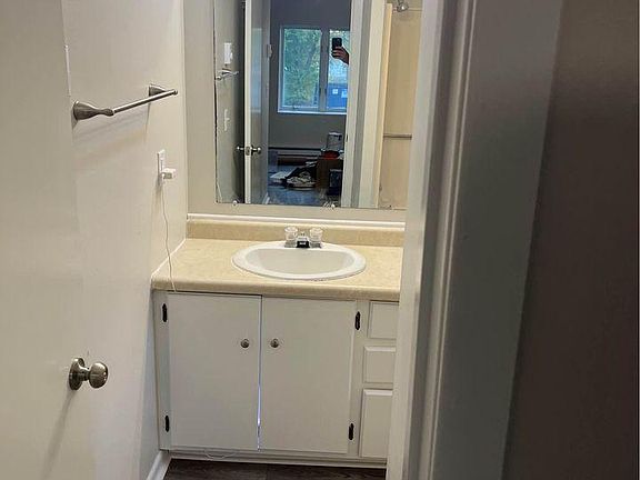 4th image of 116 E Church St APT 5