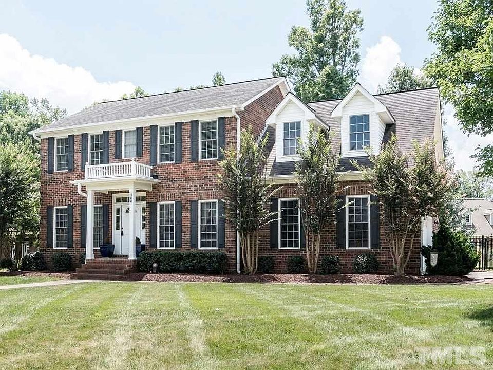 1st image of 300 Green Ct