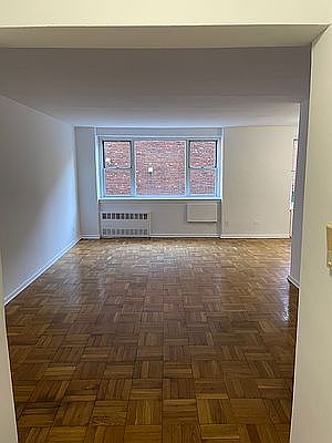 5th image of 34-43 Crescent St #1N