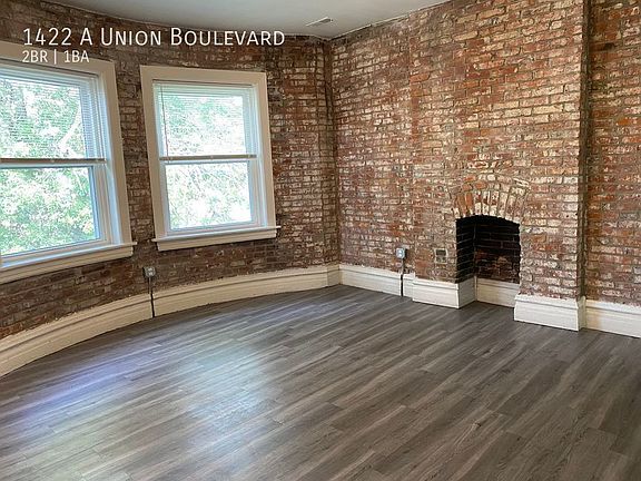 2nd image of 1422A Union Blvd