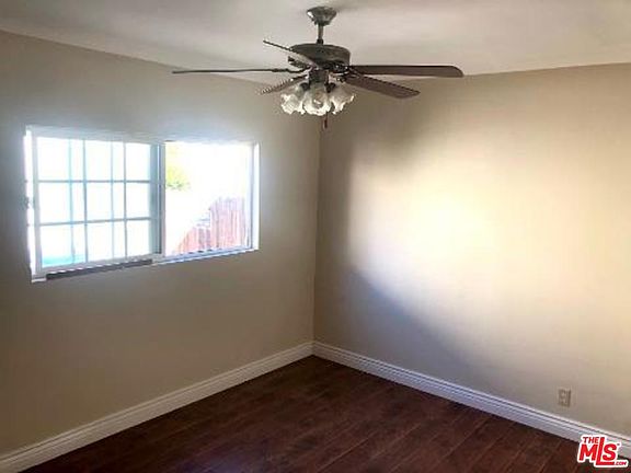 5th image of 1636 S Carmelina Ave